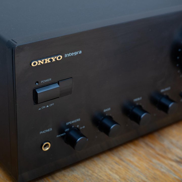 Усилитель Onkyo Integra A-9711