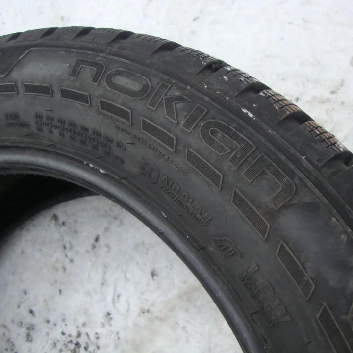 235/55/19 Nokian Hakkapeliitta-7 SUV (шипы)