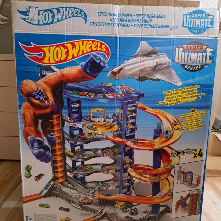 Hot WHeels garage