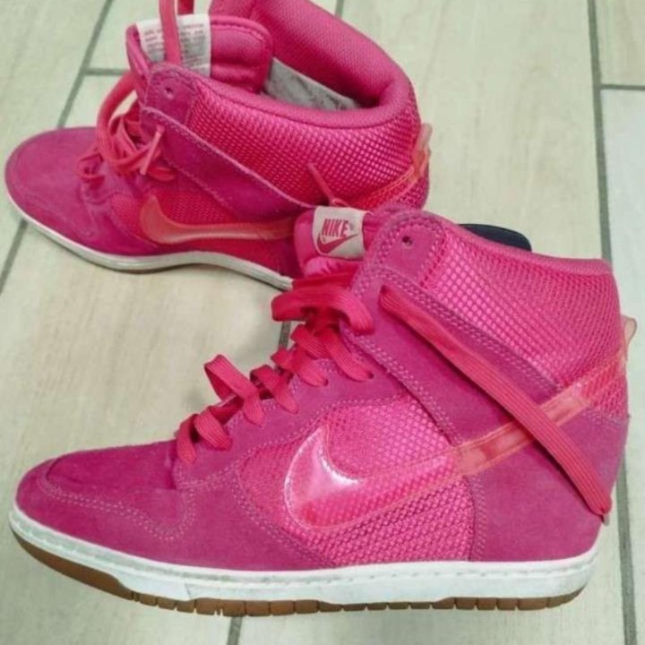 Женские кроссовки оригинал Nike Dunk Ski hi Найк