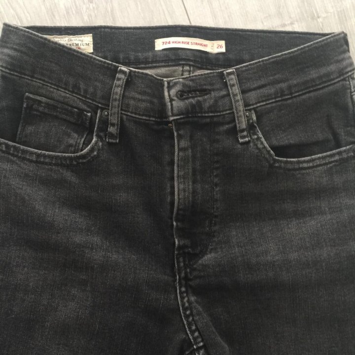 Джинсы Levi’s 26р.Новые!