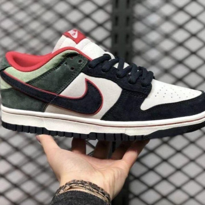 Кроссовки Nike SB Dunk Low