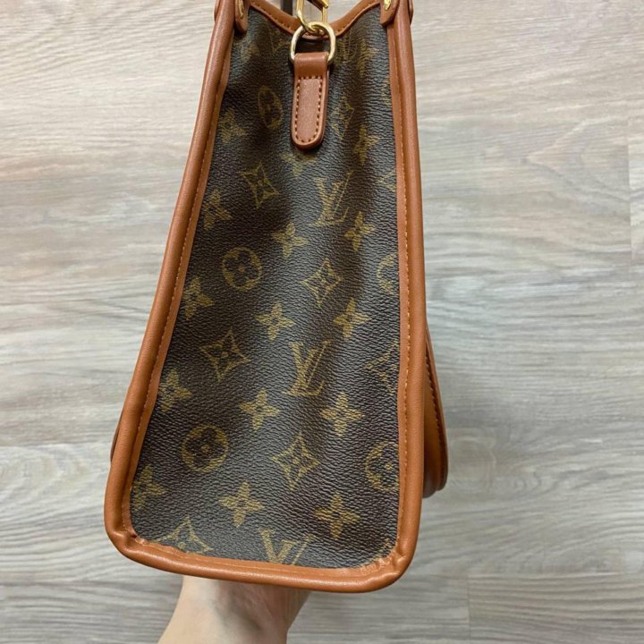 Сумка Louis Vuitton