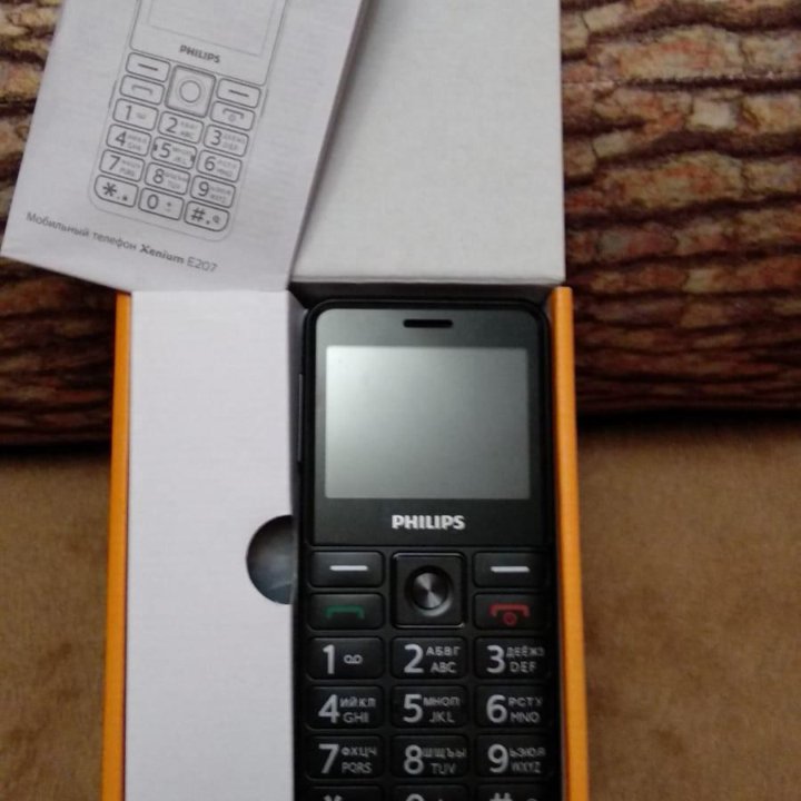 Мобильный телефон Philips E207 Xenium Black +чехол