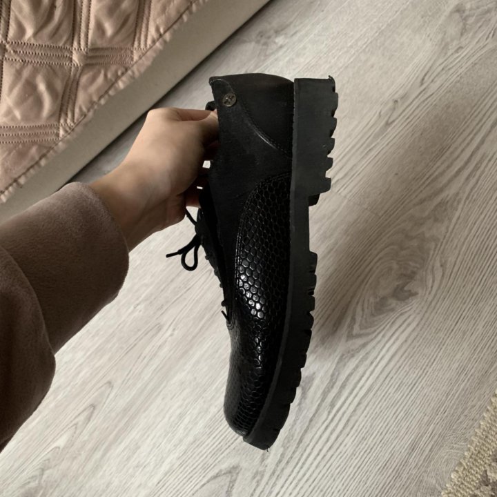 Ботинки женские