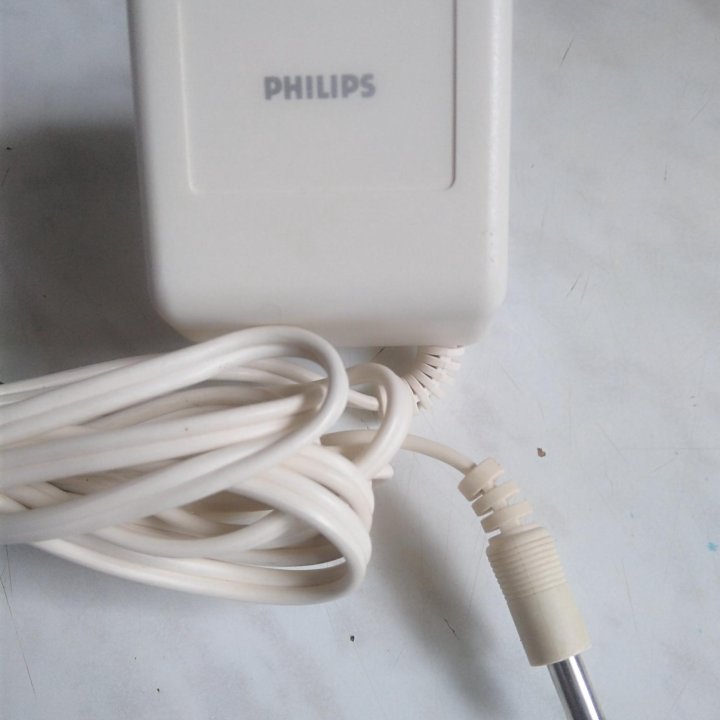 АС/DC - адаптер PHILIPS модель: 4822-219-10061.- 8