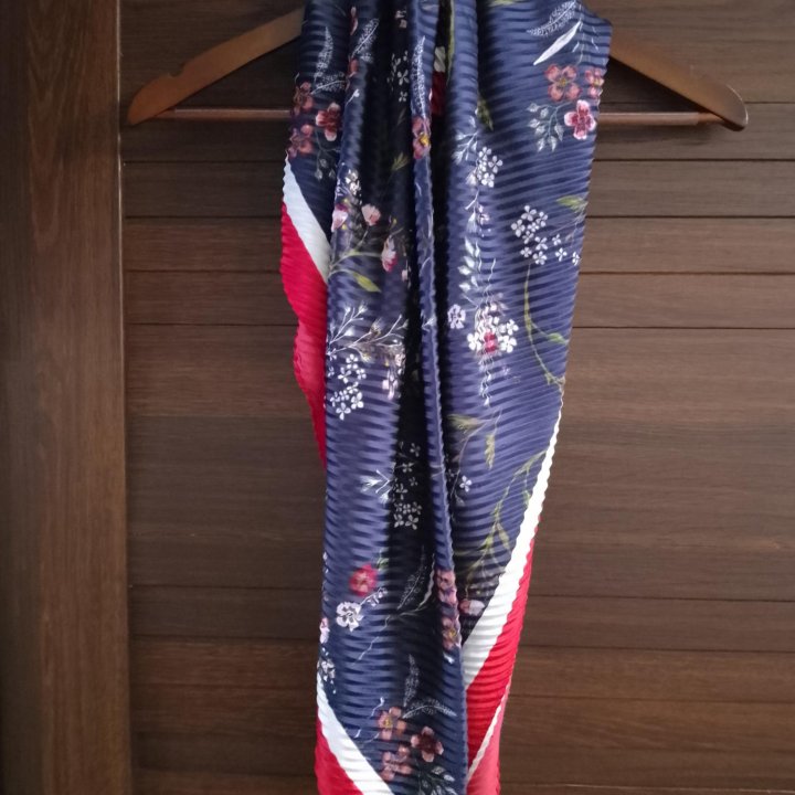 Платок Stradivarius