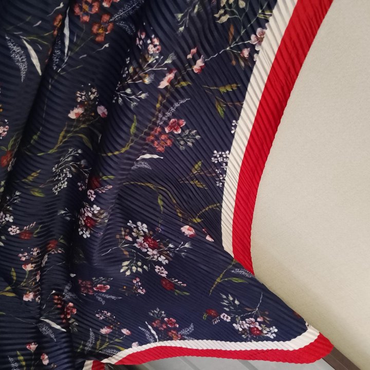 Платок Stradivarius