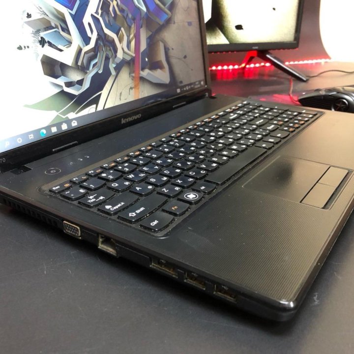 Lenovo G570 15 HD i5-2520M 8GB AMD 6300M 500GB