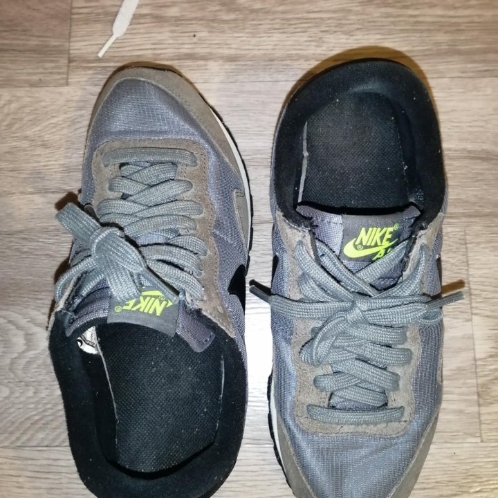 Кроссовки Nike air 36р, 22,5см,оригинал