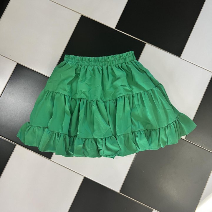 Новая ярко зеленая юбка