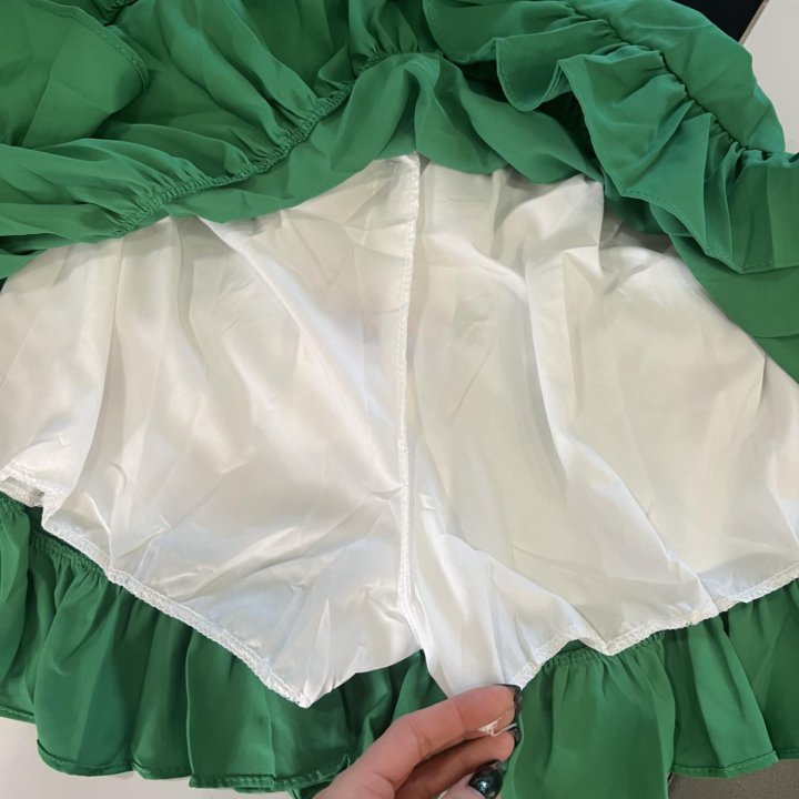 Новая ярко зеленая юбка