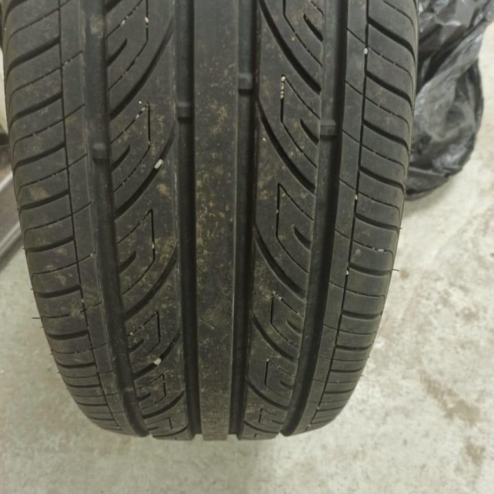 Шина 215/50R17