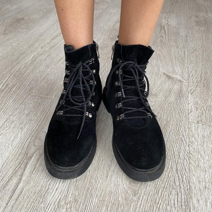 Ботинки замшевые