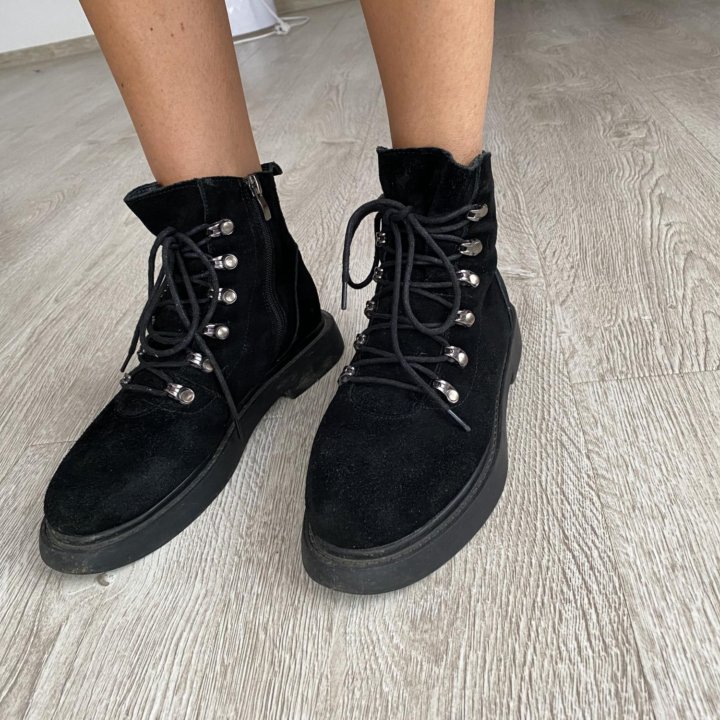 Ботинки замшевые