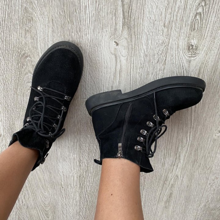 Ботинки замшевые