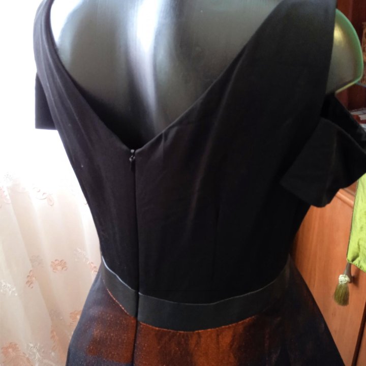 Вечернее платье 46-48рр.