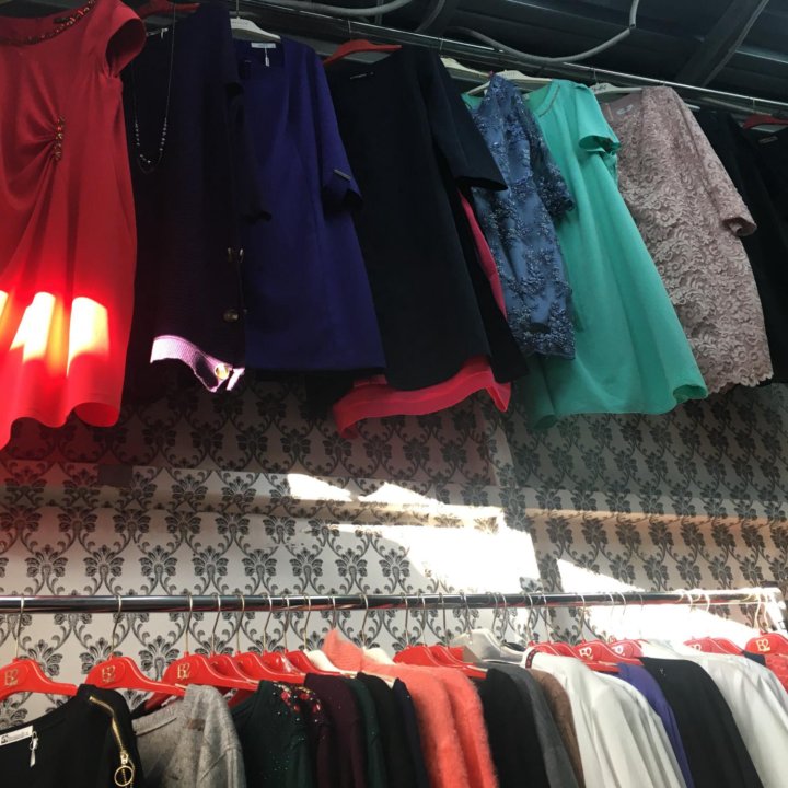 Женская одежда на рынке «Лира» в Пятигорске