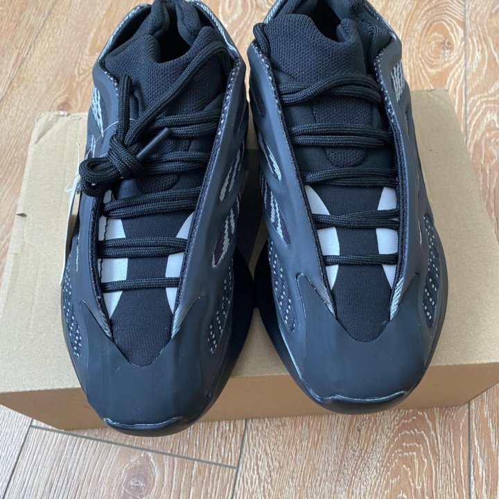 Кроссовки adidas Yeezy 700 v3 “alvah” с36по45 разм