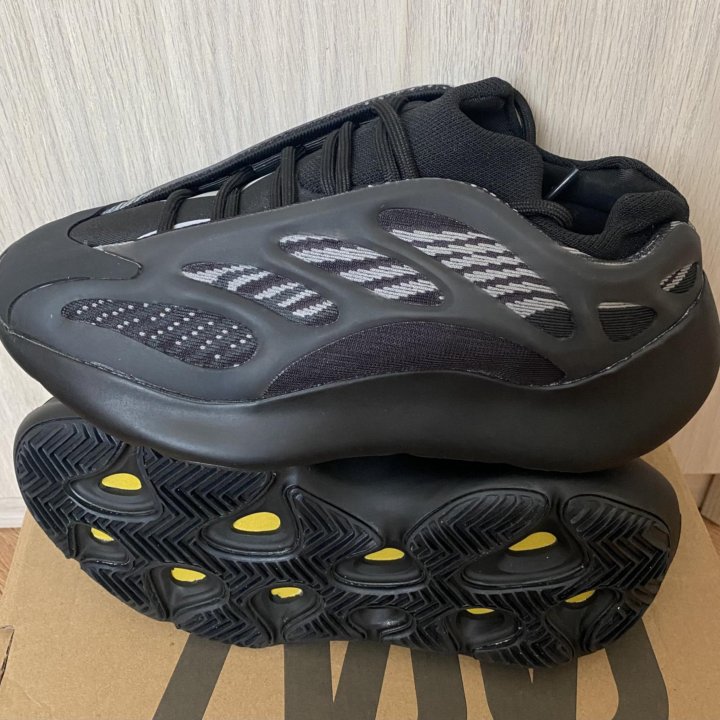 Кроссовки adidas Yeezy 700 v3 “alvah” с36по45 разм