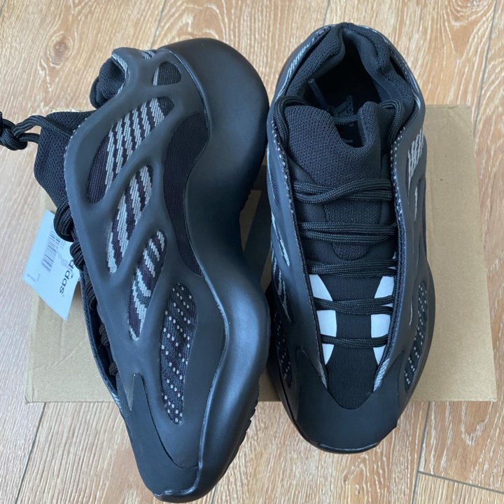 Кроссовки adidas Yeezy 700 v3 “alvah” с36по45 разм