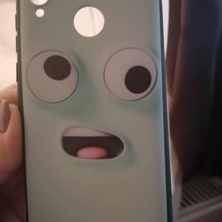 Чехол на телефон