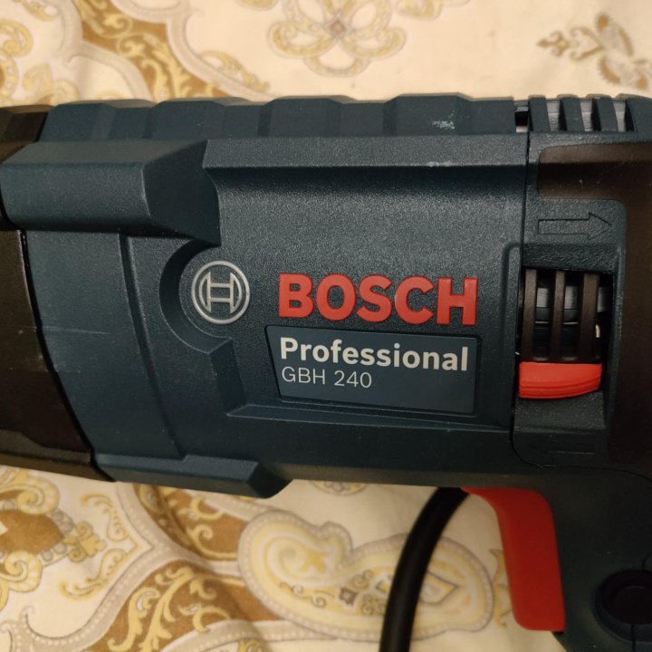 Перфоратор BOSCH+ буры