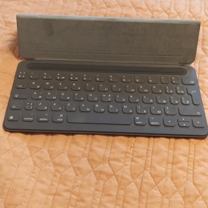 Клавиатура для АйфонаApple smart keyboard 10,5 A18