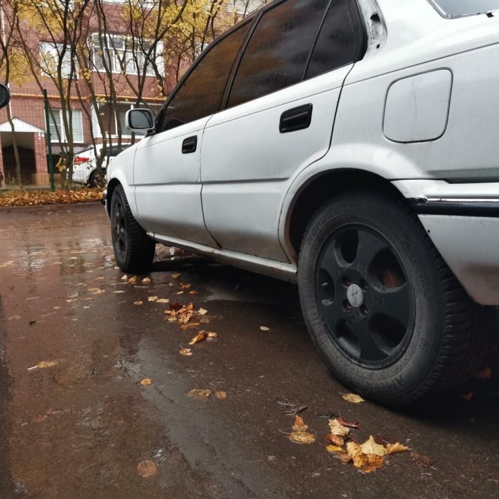 Toyota Corolla, 1988