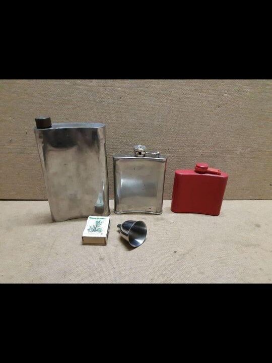 Фляжка карманная.