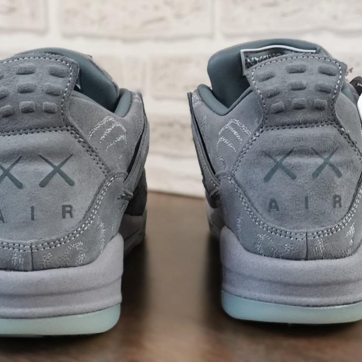 nike air jordan 4 retro kaws