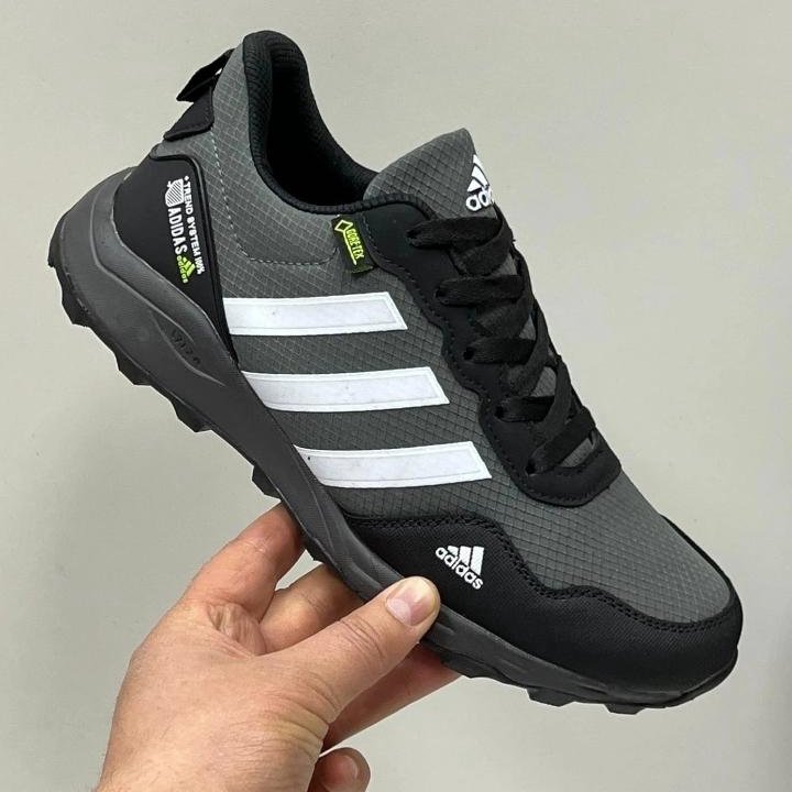 Кроссовки Adidas