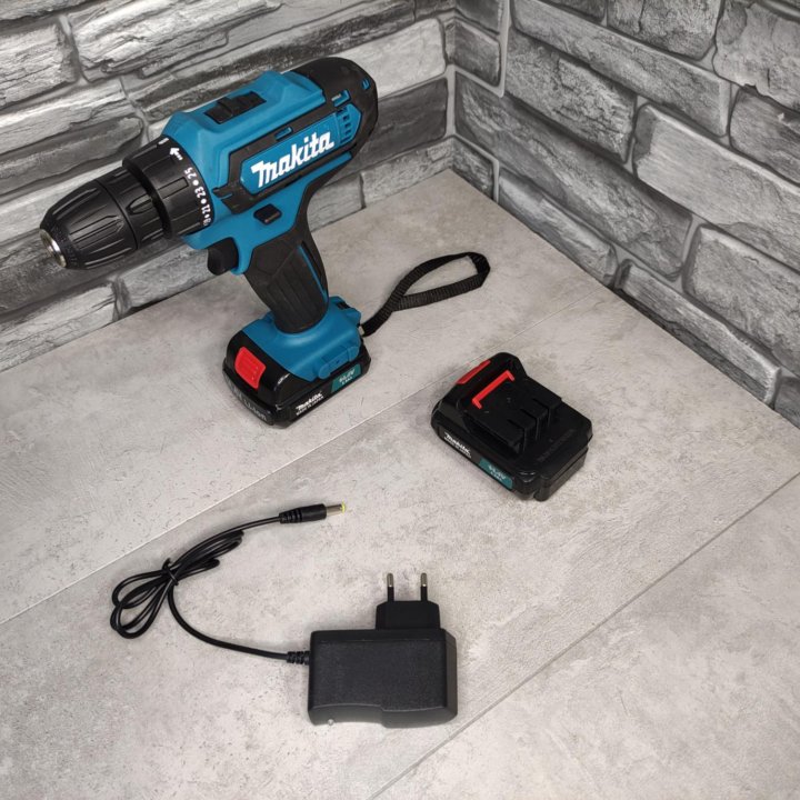 Шуруповерт Makita 14.4V c набором бит (новый)