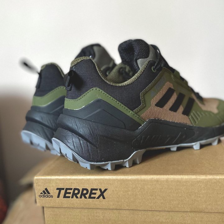 Кроссовки Adidas terrex