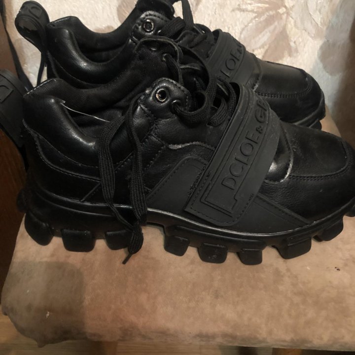 Кросовки женские