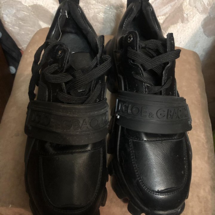 Кросовки женские