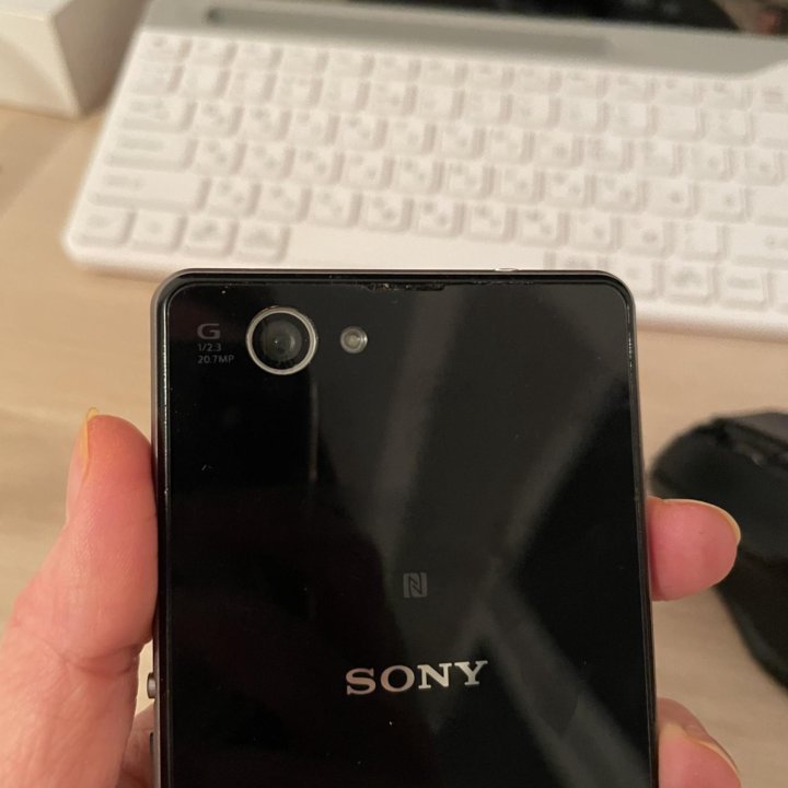 Soni Xperia Z1 compact