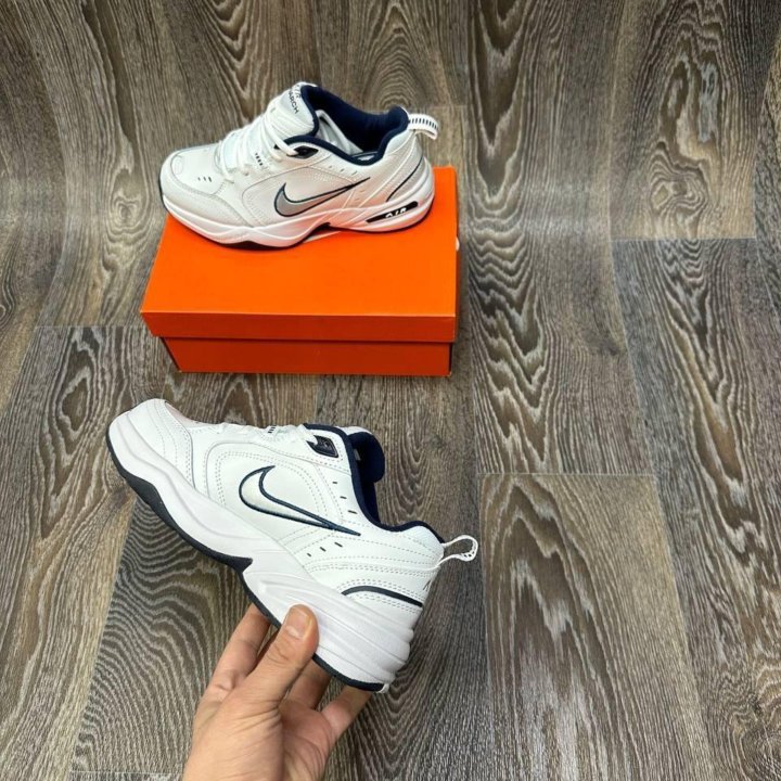 Nike Air Monarch