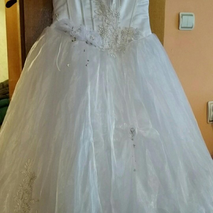 Свадебное платье