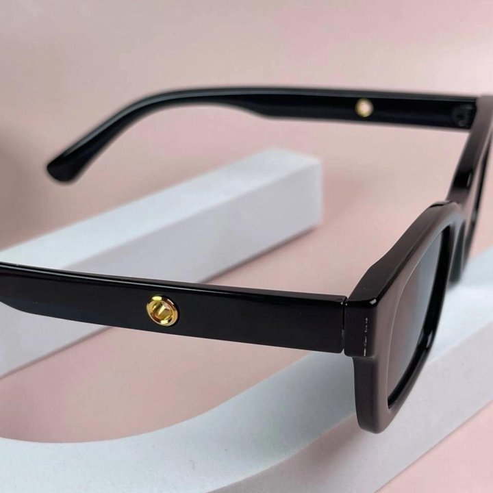 Очки солнцезащитные