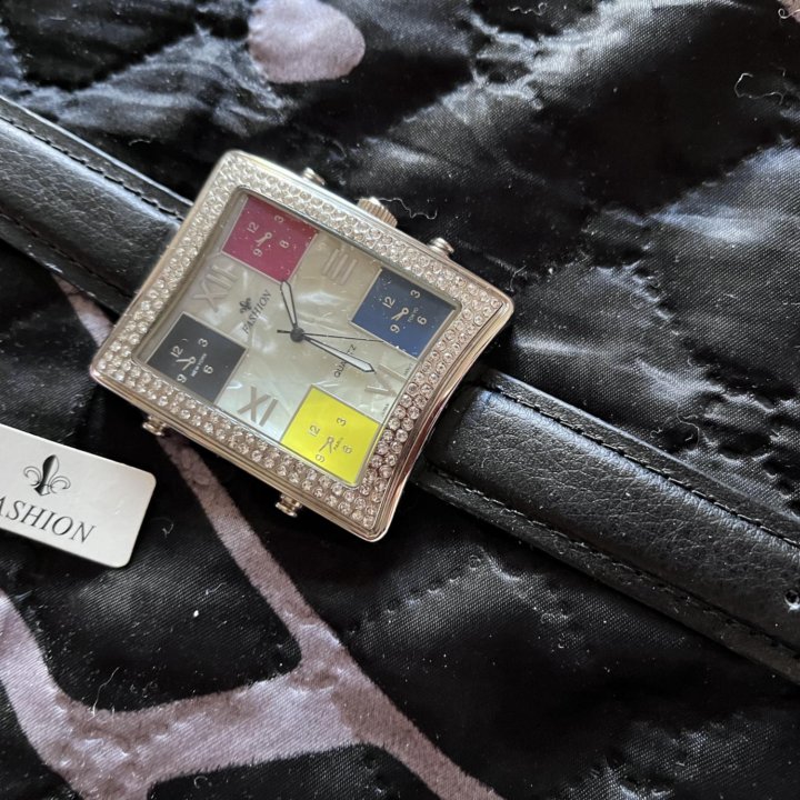 Часы Наручные