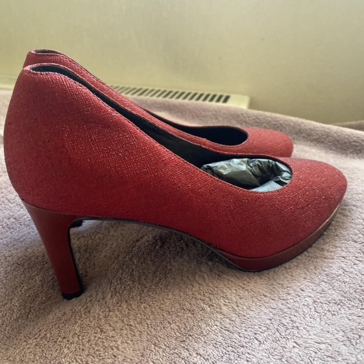 Туфли Ecco красный