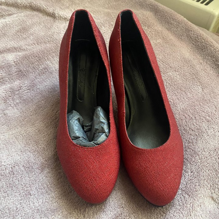 Туфли Ecco красный