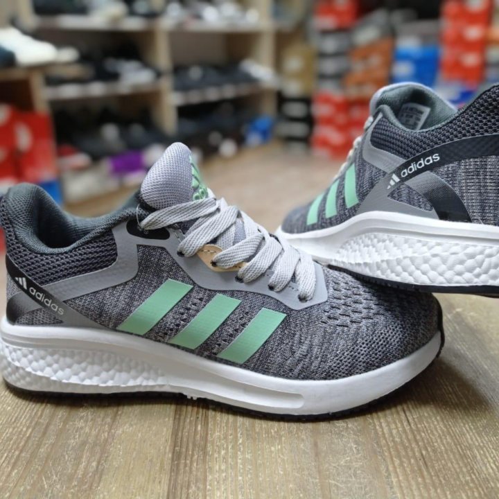 Кроссовки женские adidas