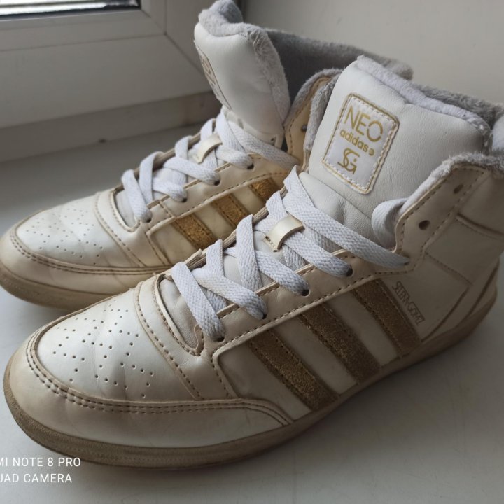 Adidas кожа оригинал женские 37-38 размер