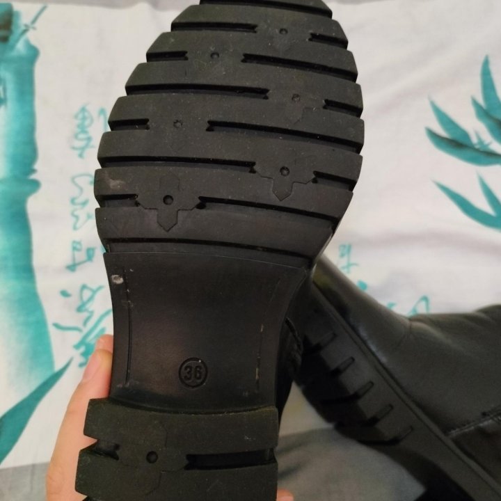 Женские ботинки