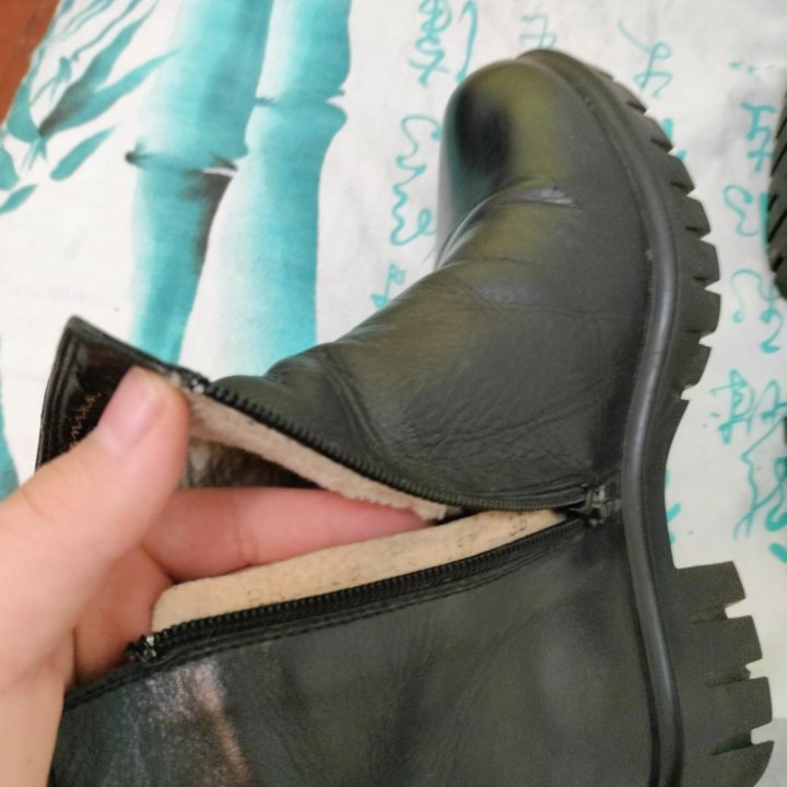 Женские ботинки