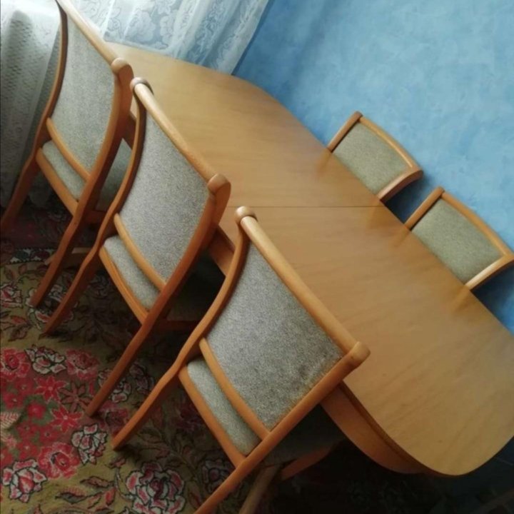 Стол и 4 стула из бука