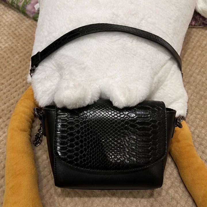 Сумочка кроссбоди