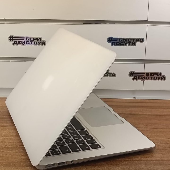 Apple MacBook Air 13 A1466